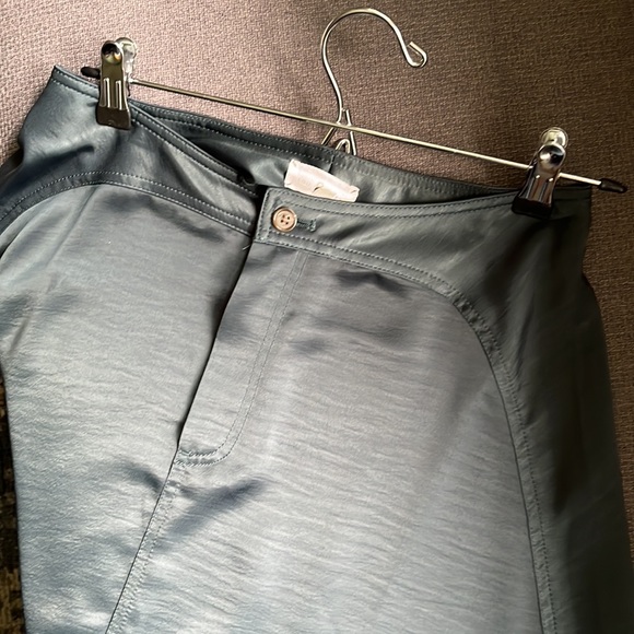 Lou & Grey Green Satin A-Line Midi Skirt - Picture 7 of 8